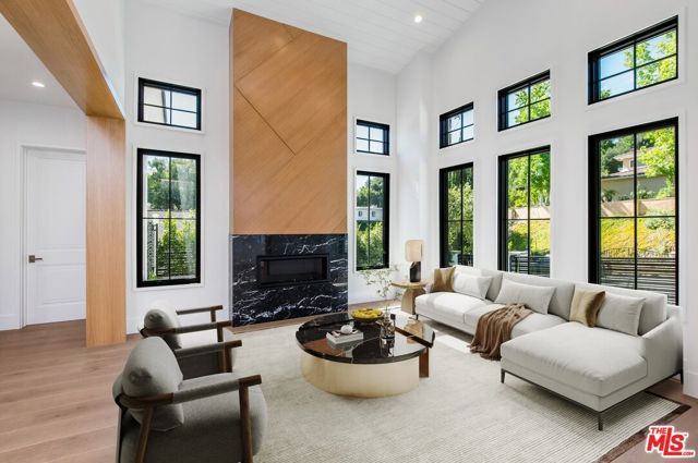 16866 Mooncrest Drive, Encino (los Angeles), CA 91436