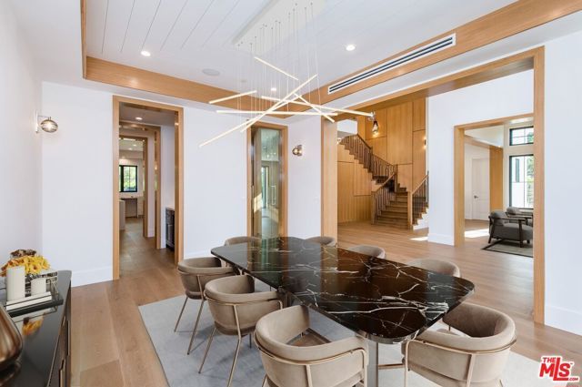 16866 Mooncrest Drive, Encino (los Angeles), CA 91436