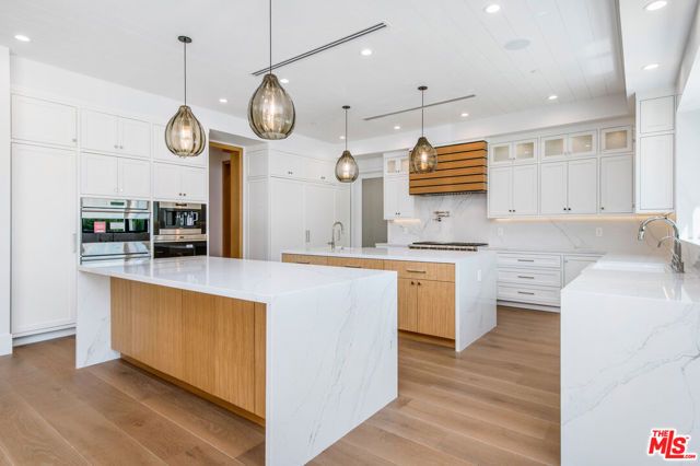 16866 Mooncrest Drive, Encino (los Angeles), CA 91436