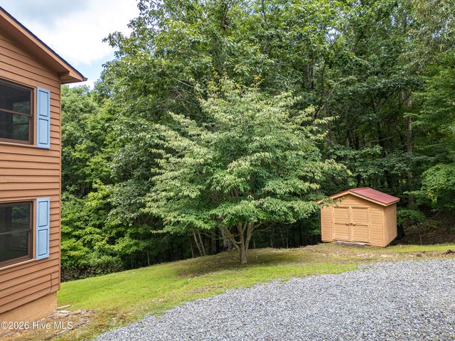 62 Ellis Lane, Murphy, NC 28906