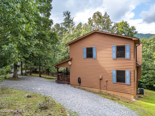62 Ellis Lane, Murphy, NC 28906
