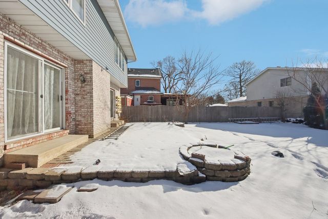 183 W ALGONQUIN Road, Des Plaines, IL 60016