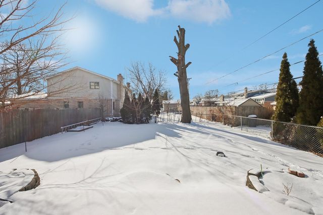 183 W ALGONQUIN Road, Des Plaines, IL 60016