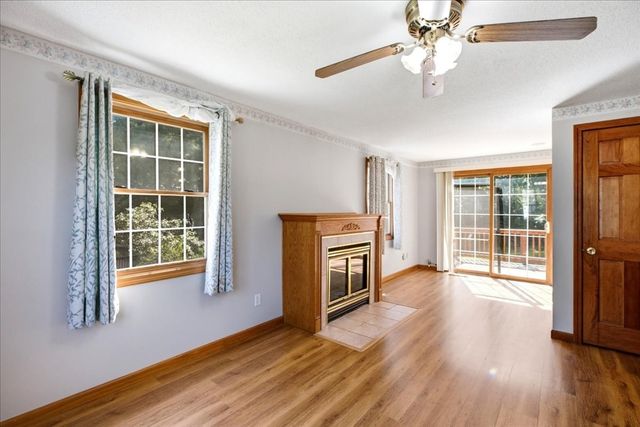 18 Scott Hollow Dr, Holyoke, MA 01040
