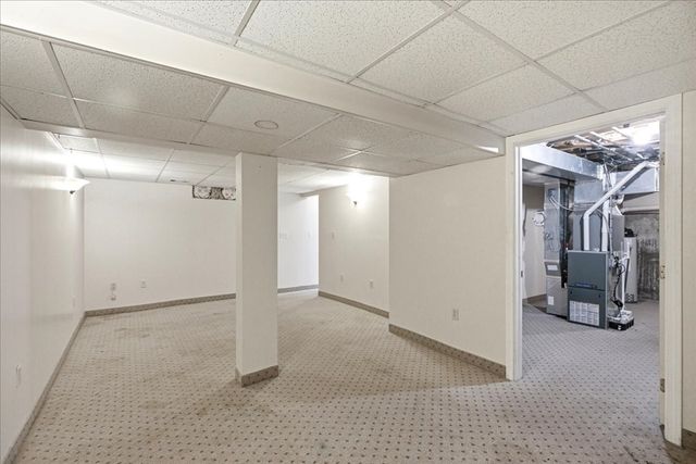 18 Scott Hollow Dr, Holyoke, MA 01040