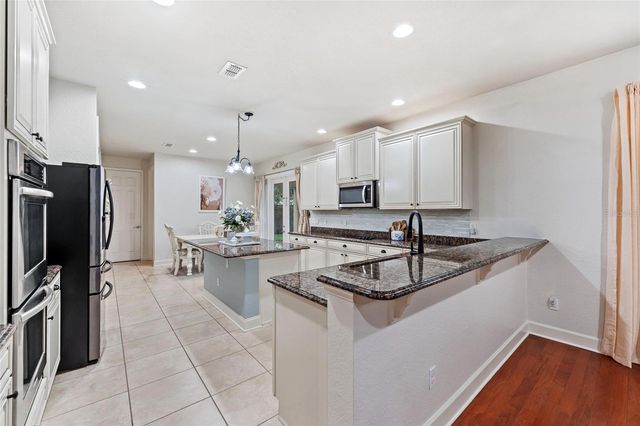 2811 MARIA ISABEL AVE, Ocoee, FL 34761