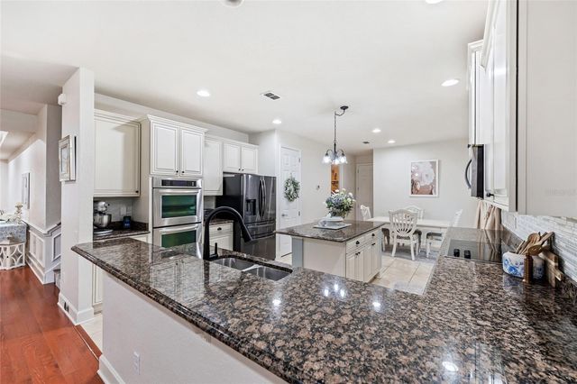 2811 MARIA ISABEL AVE, Ocoee, FL 34761