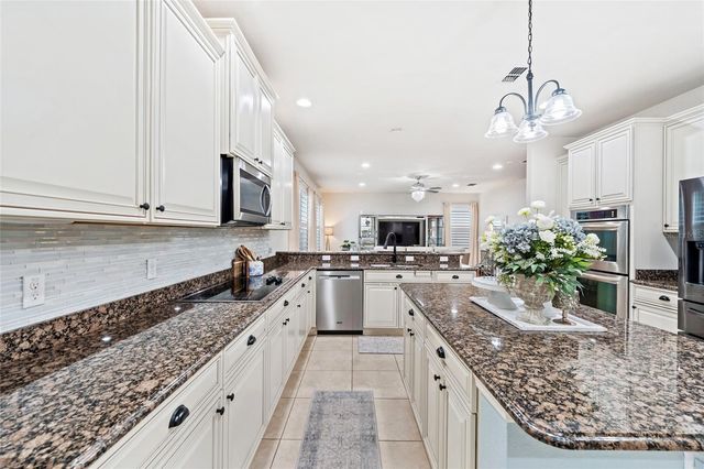 2811 MARIA ISABEL AVE, Ocoee, FL 34761