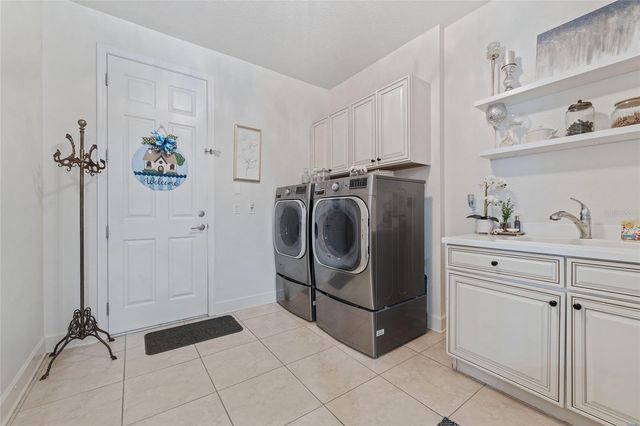 2811 MARIA ISABEL AVE, Ocoee, FL 34761
