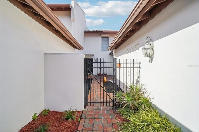 7501 CUMBERLAND ROAD 20, Seminole, FL 33777