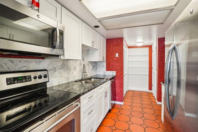 7501 CUMBERLAND ROAD 20, Seminole, FL 33777