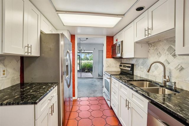 7501 CUMBERLAND ROAD 20, Seminole, FL 33777