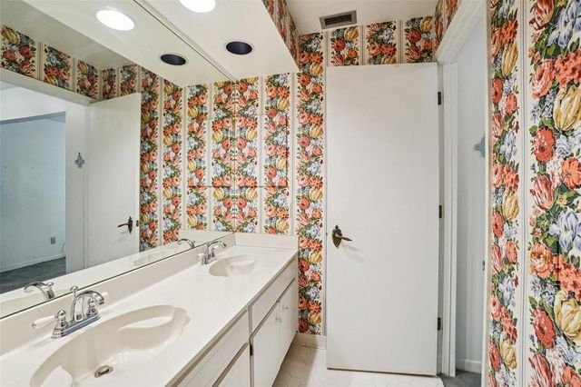 7501 CUMBERLAND ROAD 20, Seminole, FL 33777