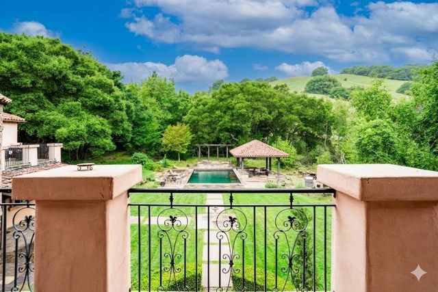 5371 Stonehurst Drive, Martinez, CA 94553