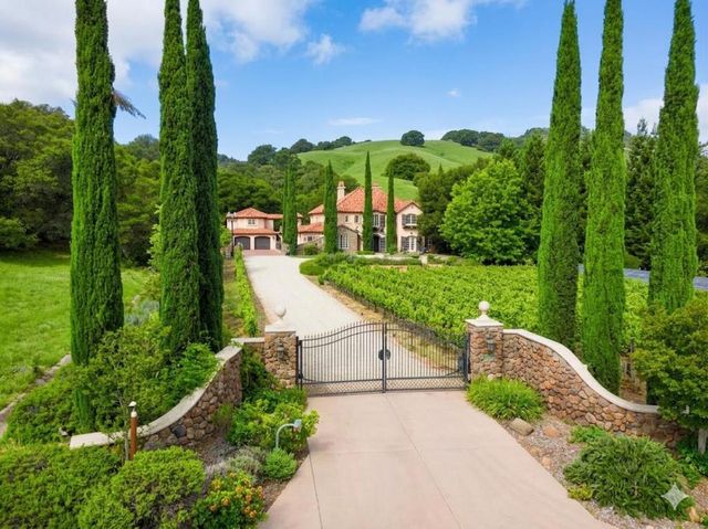 5371 Stonehurst Drive, Martinez, CA 94553