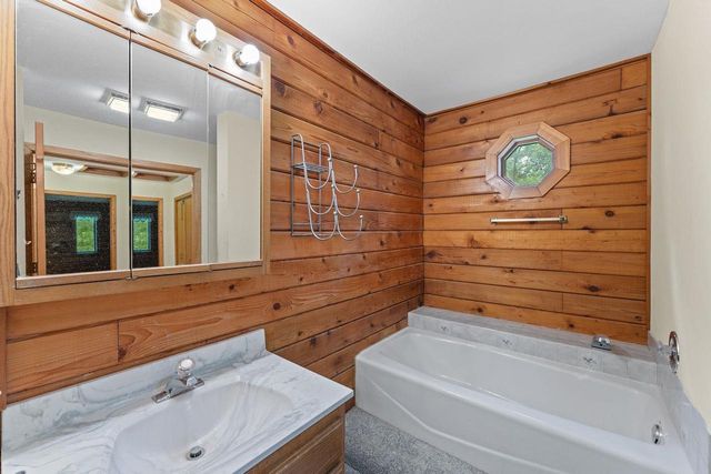 S3109 Buckhorn Road, Reedsburg, WI 53959