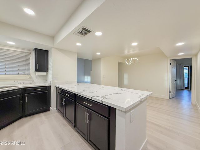 7800 E LINCOLN Drive 2002, Scottsdale, AZ 85250