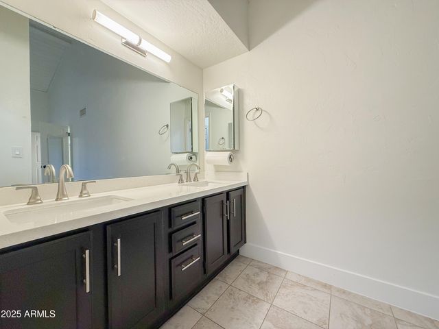 7800 E LINCOLN Drive 2002, Scottsdale, AZ 85250