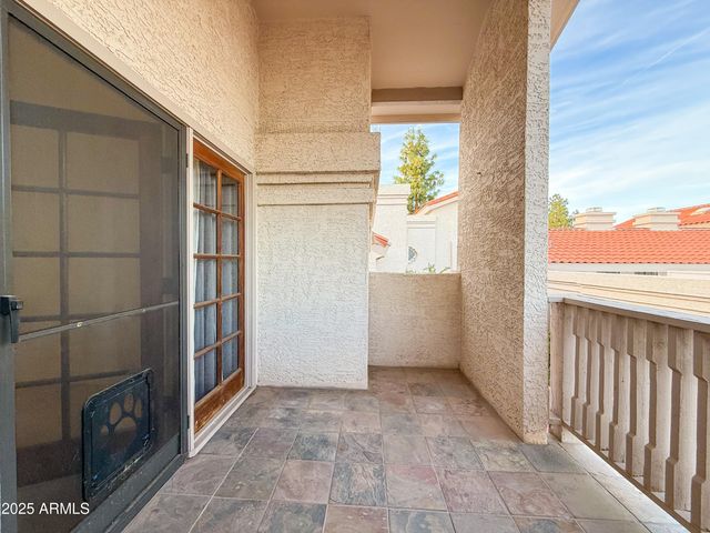 7800 E LINCOLN Drive 2002, Scottsdale, AZ 85250