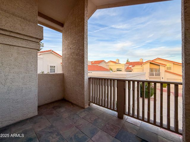7800 E LINCOLN Drive 2002, Scottsdale, AZ 85250