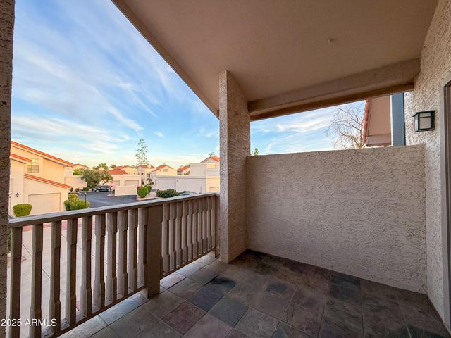 7800 E LINCOLN Drive 2002, Scottsdale, AZ 85250