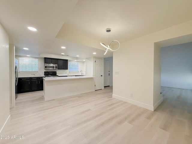 7800 E LINCOLN Drive 2002, Scottsdale, AZ 85250