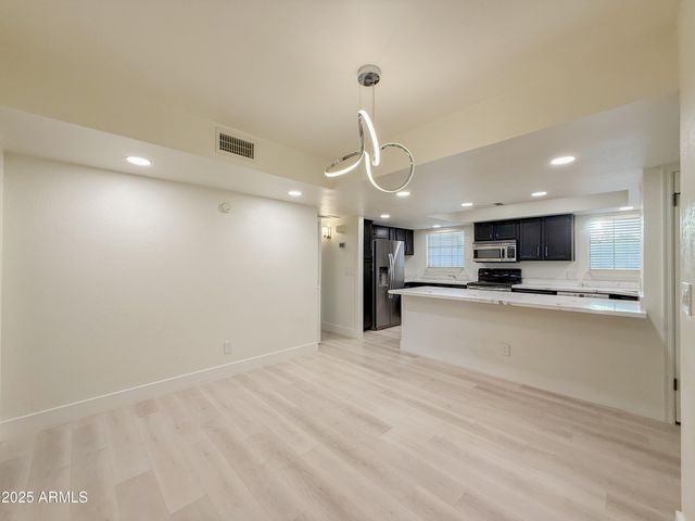 7800 E LINCOLN Drive 2002, Scottsdale, AZ 85250