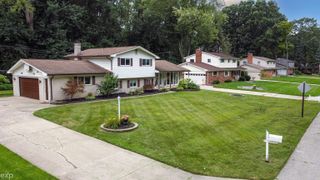 7112 Chatsworth Street, Shelby Twp, MI 48316