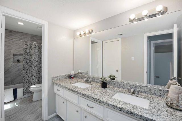 9728 Debbie Lane, Houston, TX 77038