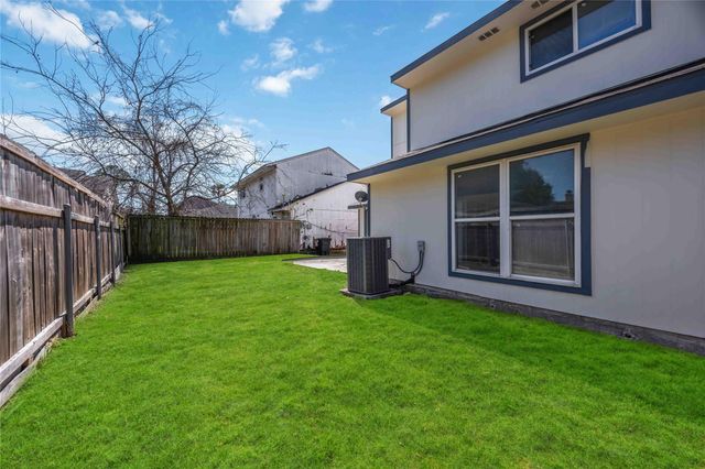 9728 Debbie Lane, Houston, TX 77038