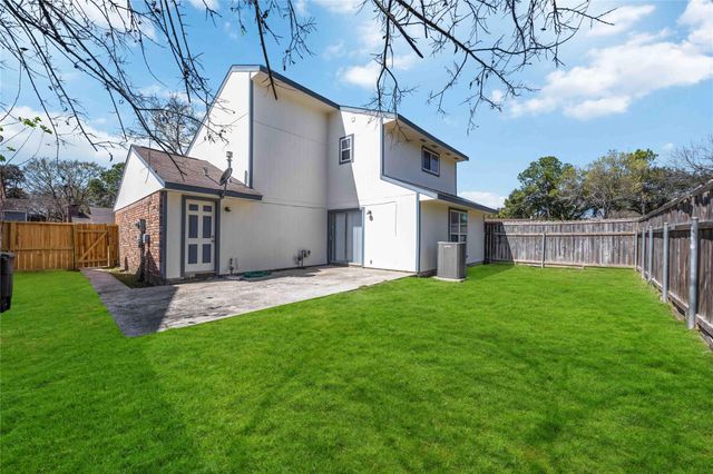 9728 Debbie Lane, Houston, TX 77038