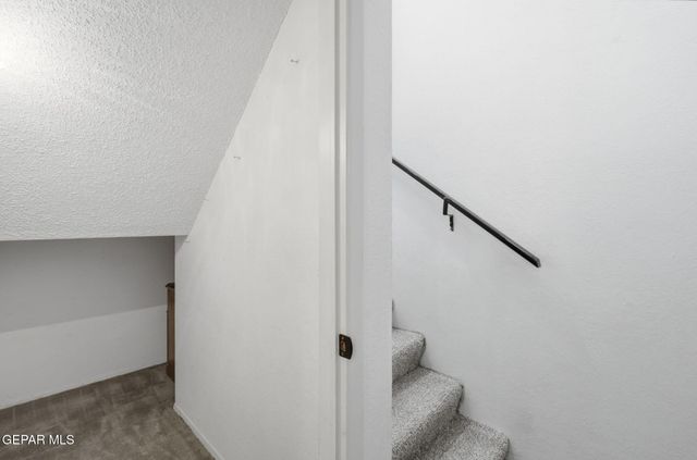 932 DESTELLO Road, El Paso, TX 79907