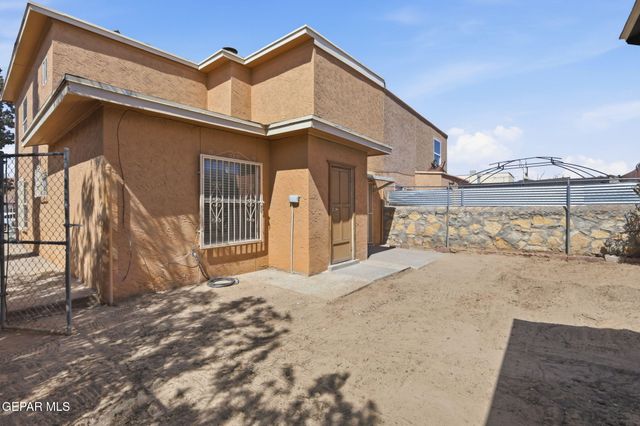 932 DESTELLO Road, El Paso, TX 79907