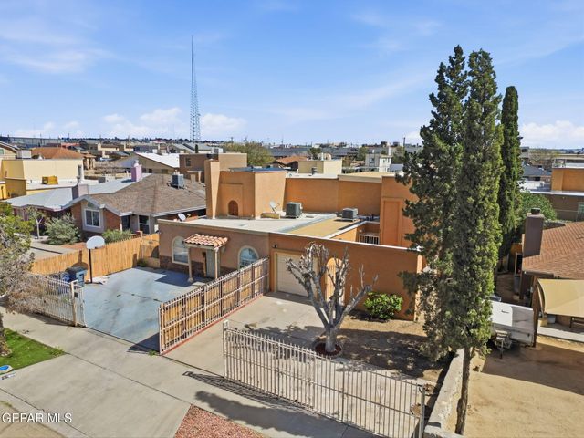 932 DESTELLO Road, El Paso, TX 79907