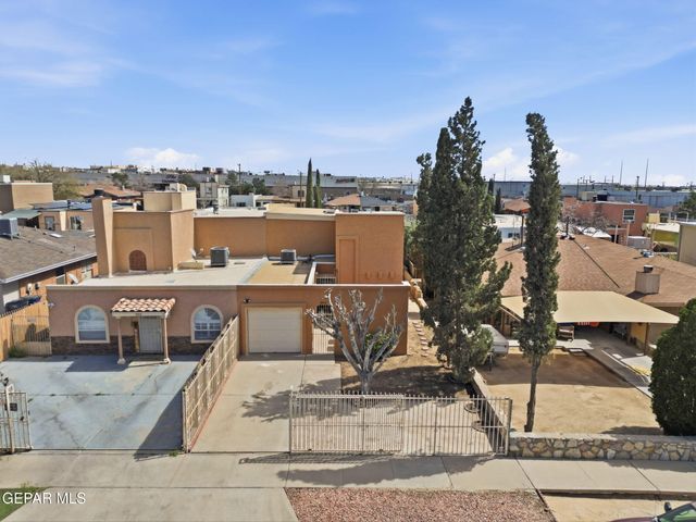 932 DESTELLO Road, El Paso, TX 79907