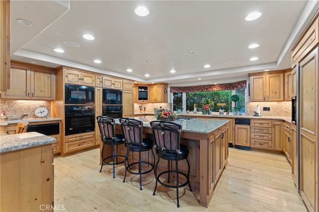 27772 Hamiltair Drive, Lake Arrowhead, CA 92352