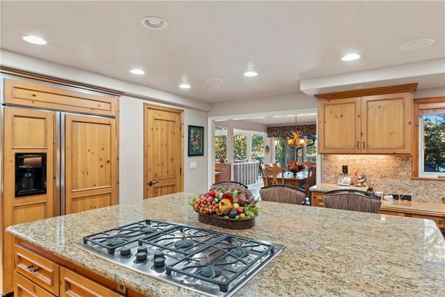 27772 Hamiltair Drive, Lake Arrowhead, CA 92352