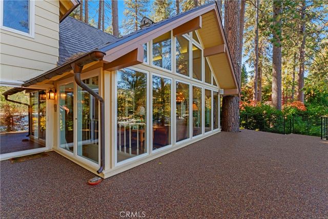 27772 Hamiltair Drive, Lake Arrowhead, CA 92352