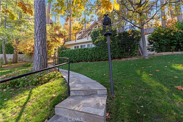 27772 Hamiltair Drive, Lake Arrowhead, CA 92352