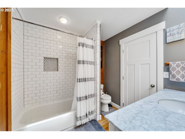 1626 Ne REGATTA Way, Lincoln City, OR 97367