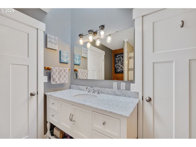 1626 Ne REGATTA Way, Lincoln City, OR 97367