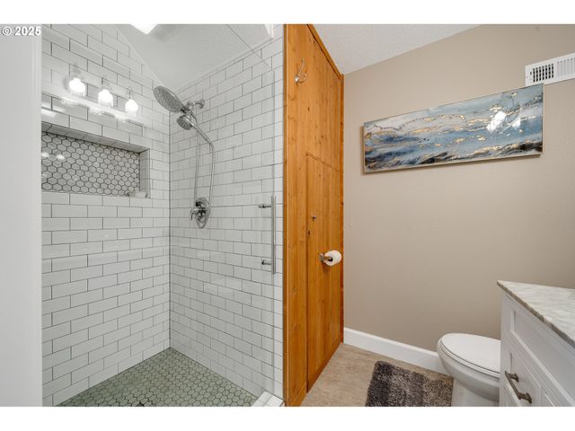 1626 Ne REGATTA Way, Lincoln City, OR 97367