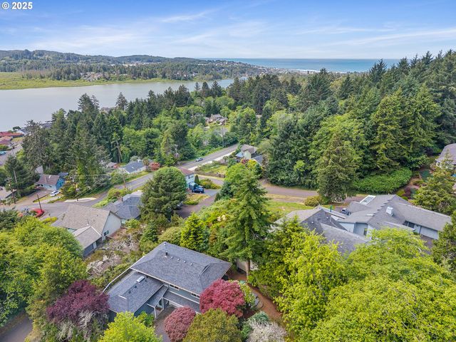 1626 Ne REGATTA Way, Lincoln City, OR 97367