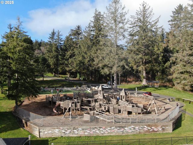 1626 Ne REGATTA Way, Lincoln City, OR 97367