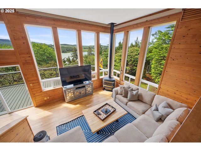 1626 Ne REGATTA Way, Lincoln City, OR 97367