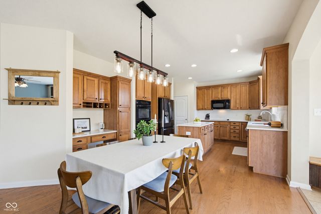 6103 Golden Eagle Drive, Zionsville, IN 46077