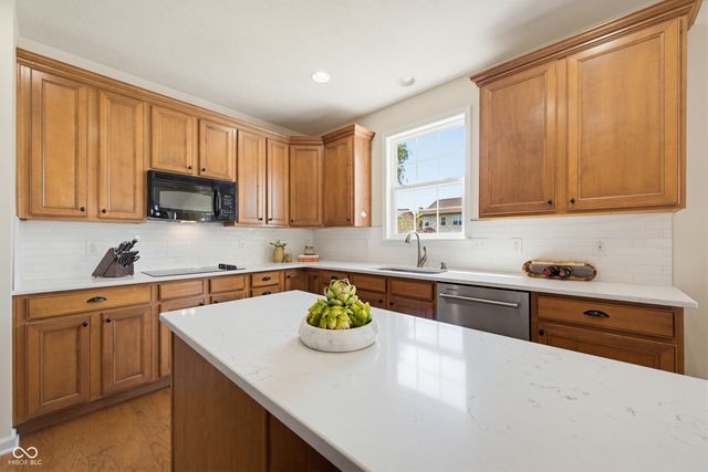 6103 Golden Eagle Drive, Zionsville, IN 46077
