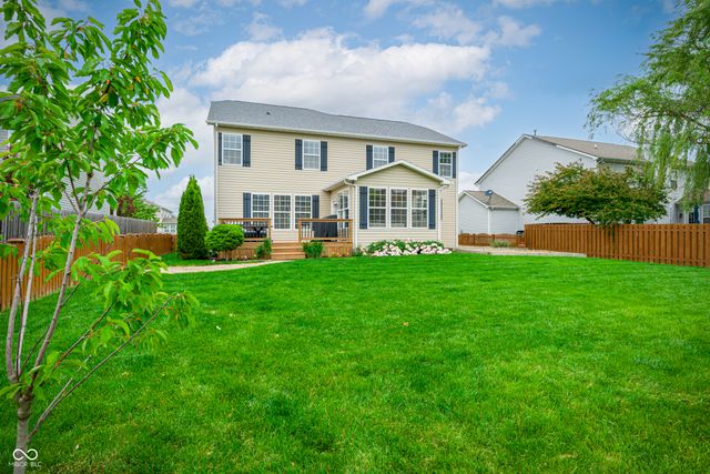 6103 Golden Eagle Drive, Zionsville, IN 46077