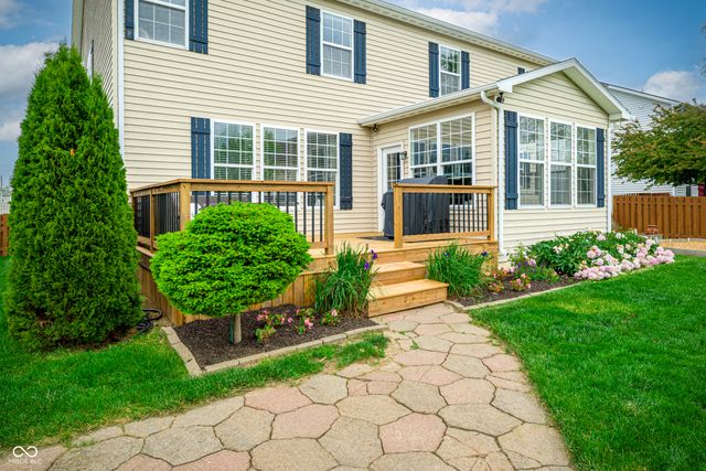 6103 Golden Eagle Drive, Zionsville, IN 46077