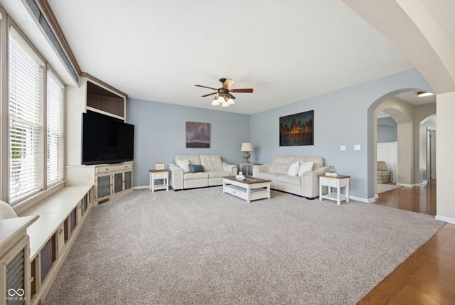 6103 Golden Eagle Drive, Zionsville, IN 46077